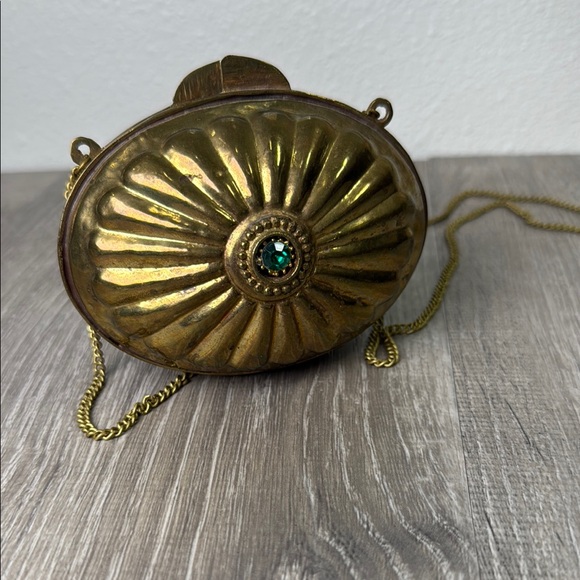 Gold and Green Starburst Clutch with Chain Strap - Picture 2 of 5